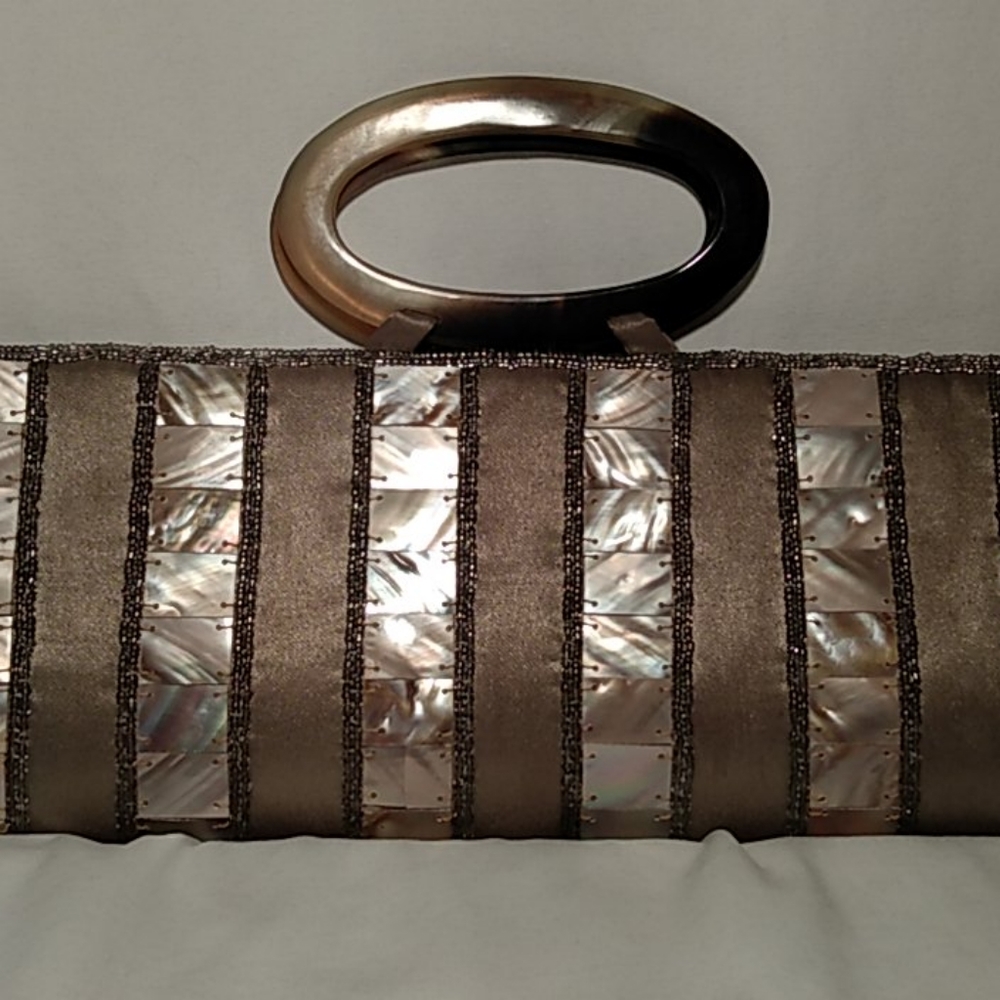 Dv collections clutch barely used